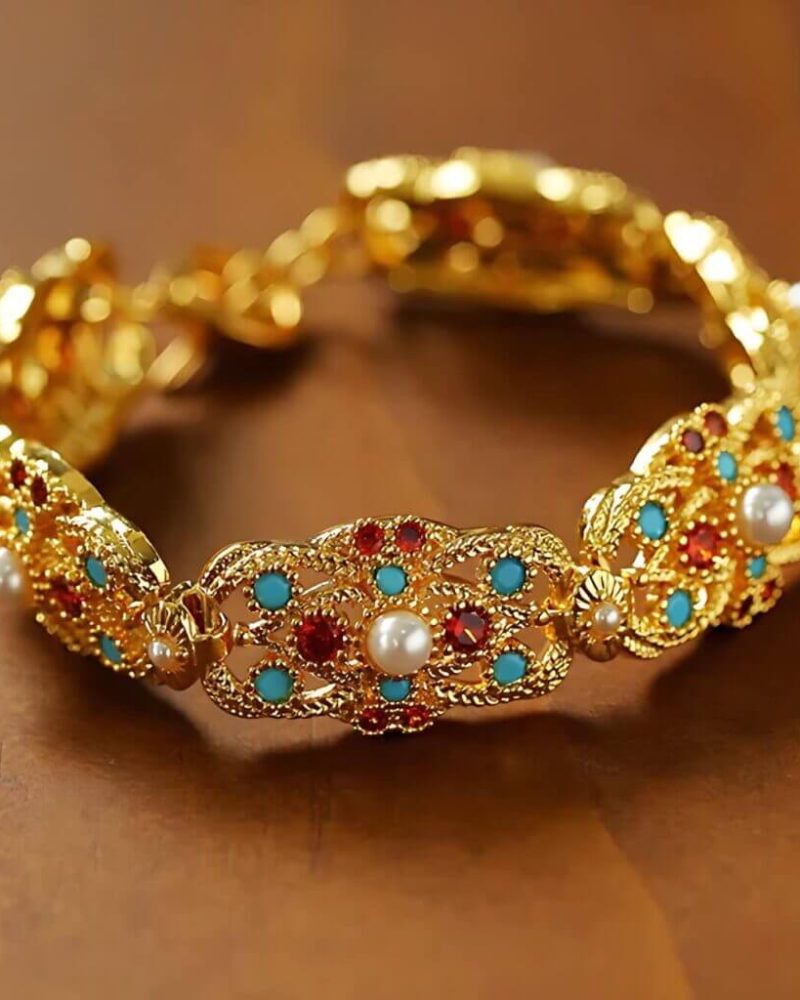 Courtly Style Classic Hollow Vintage Necklace 5