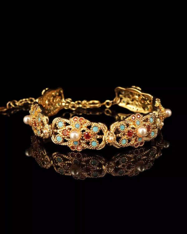 Courtly Style Classic Hollow Vintage Bracelet