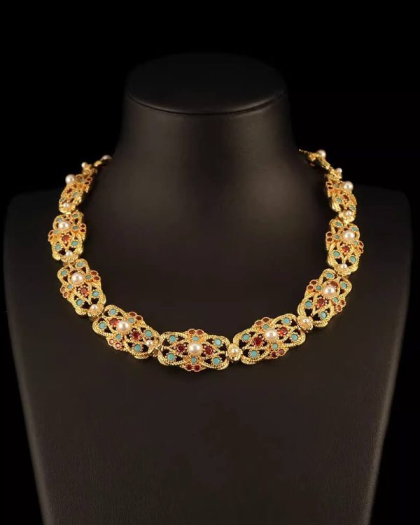 Courtly Style Classic Hollow Vintage Necklace