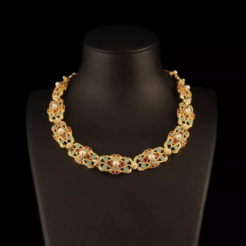 Courtly Style Classic Hollow Vintage Necklace