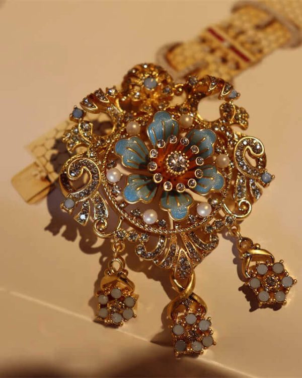 Enameled Pearl Hollowed Vintage Crown Brooch 3