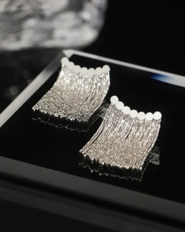 Gold-plated Cascade Tassel Vintage Earrings silvery