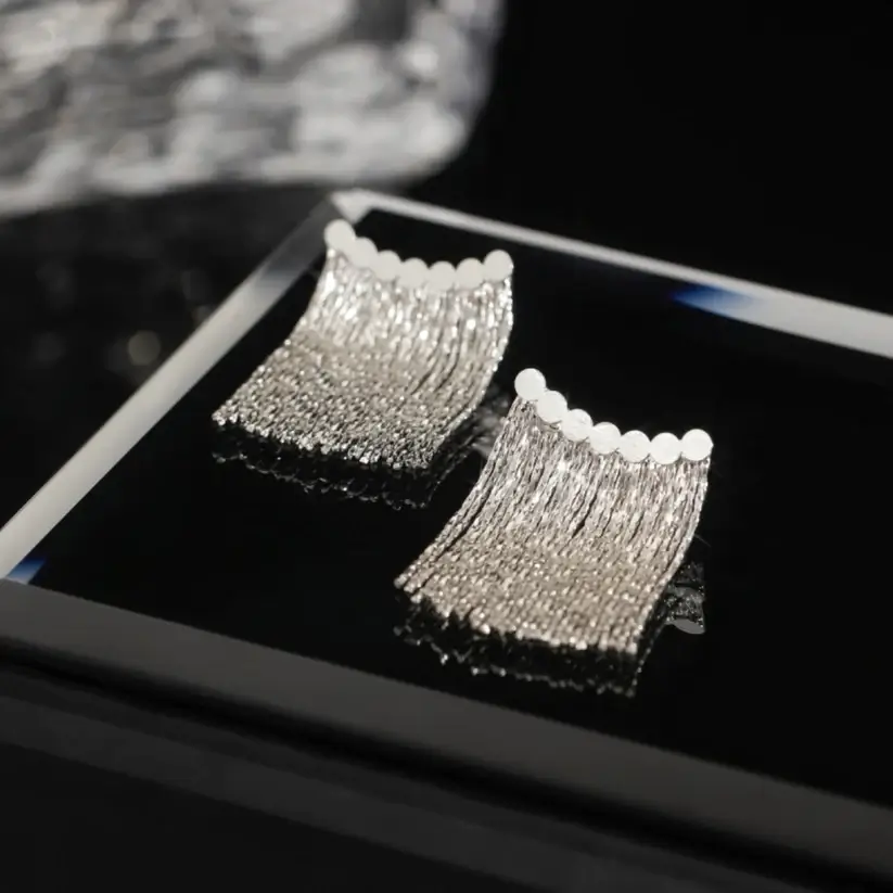 Gold-plated Cascade Tassel Vintage Earrings silvery