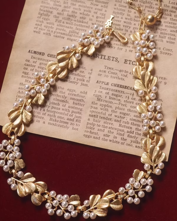 Ginkgo Leaves Pearl Flower Ribbon Necklace