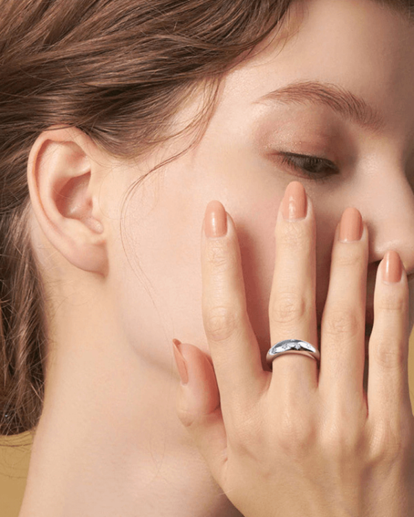 Alternative view of 925 Sterling Silver Chunky Star Dome Ring with Moissanite