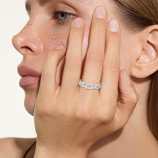 Half Eternity Twist Chain Ring 6