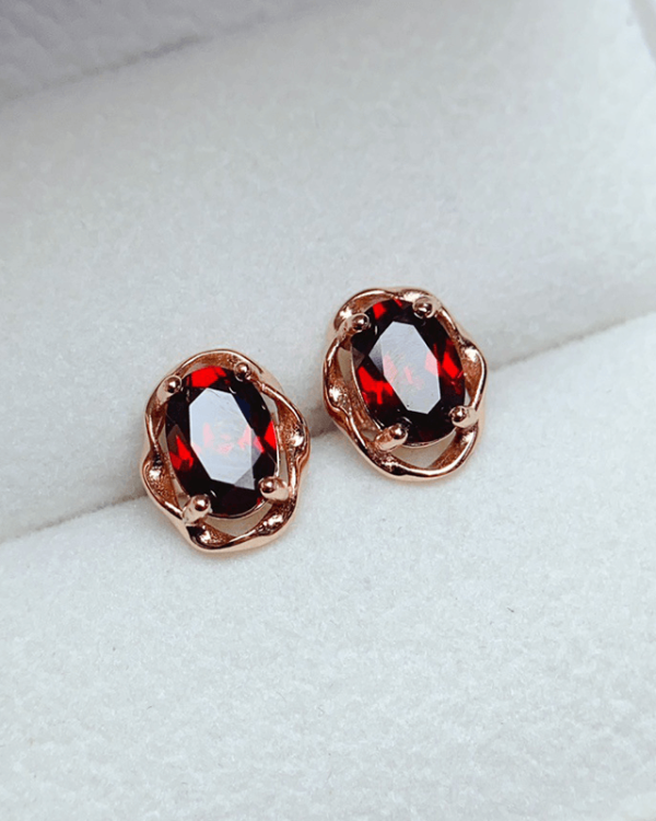 Oval Garnet Stud Flowing Year Design Birthstone Earrings 9
