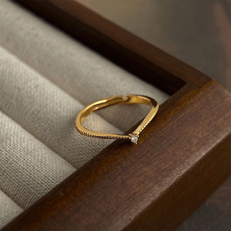 Vine Crown Waterdrop Garnet Stacking Band 5