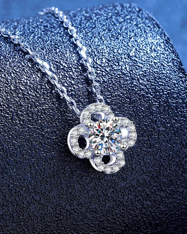 Moissanite 4 Leaf Clover Necklace Pendent for Her 4