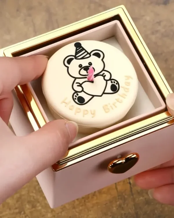 Bear Cake Rotating Ring Box 1